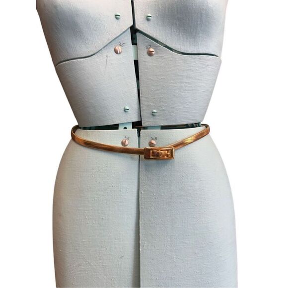 Vintage 80s Accessocraft NYC 24” Skinny Stretchy Gold Tone Glam Waist Belt - Picture 1 of 3